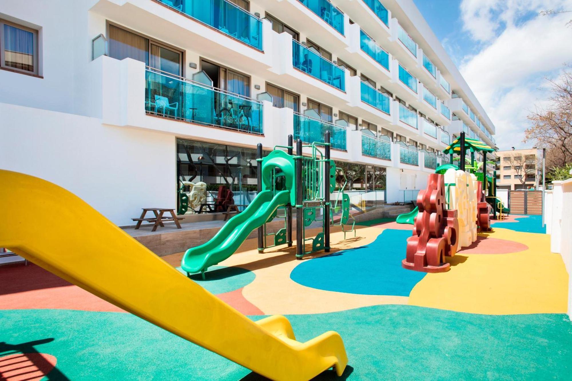 Hotel Best Maritim Кембрилс Екстериор снимка