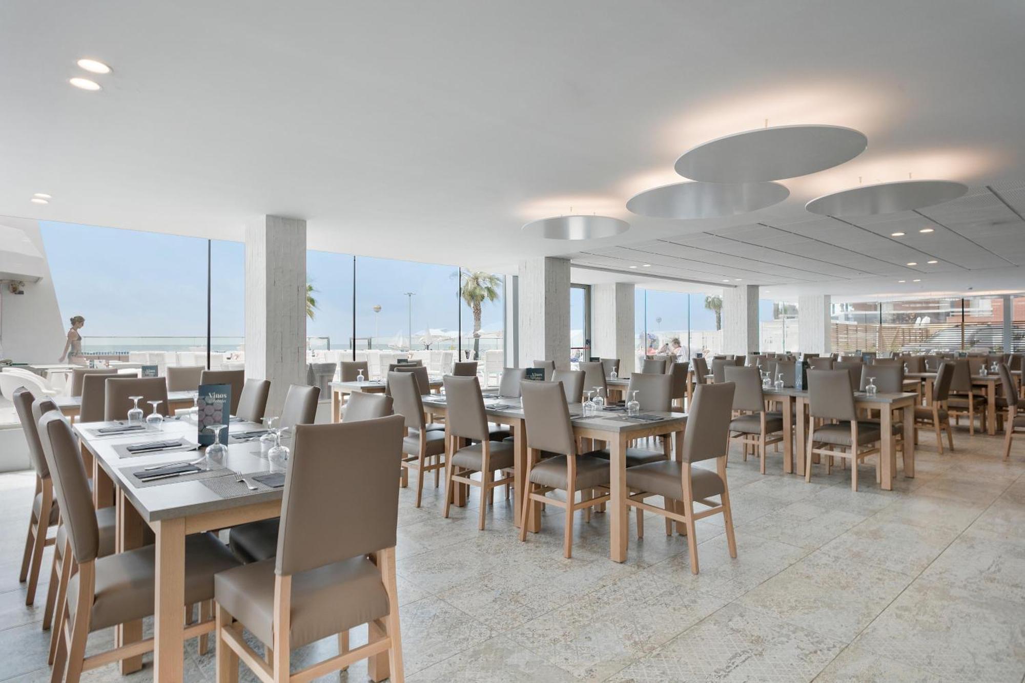 Hotel Best Maritim Кембрилс Екстериор снимка