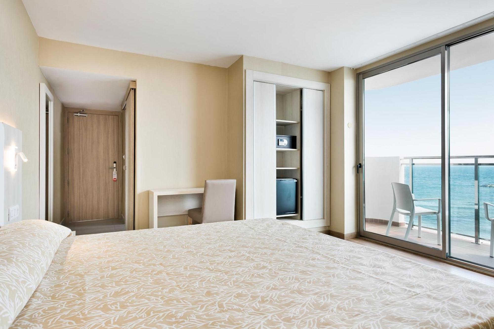 Hotel Best Maritim Кембрилс Екстериор снимка