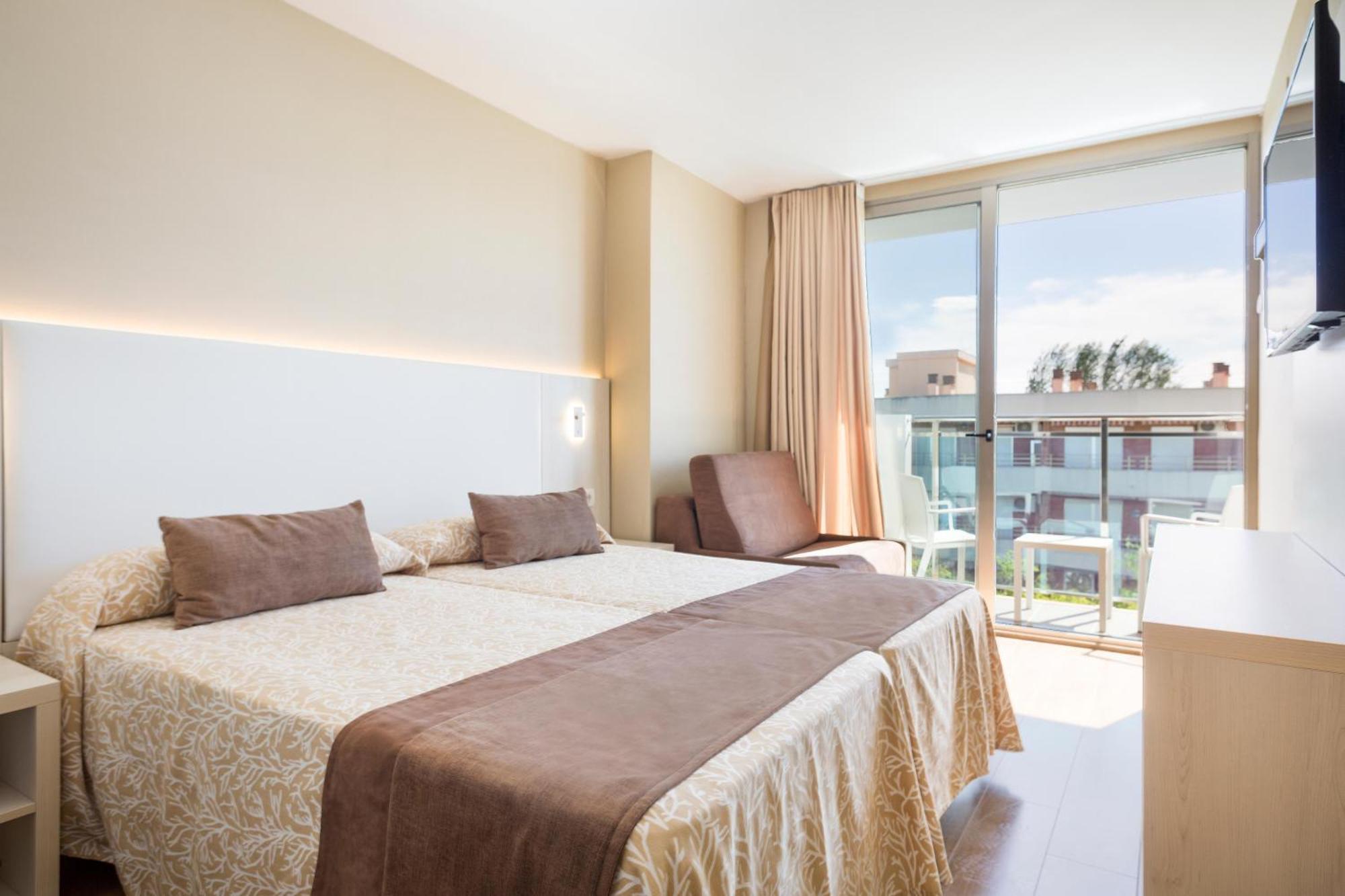 Hotel Best Maritim Кембрилс Екстериор снимка