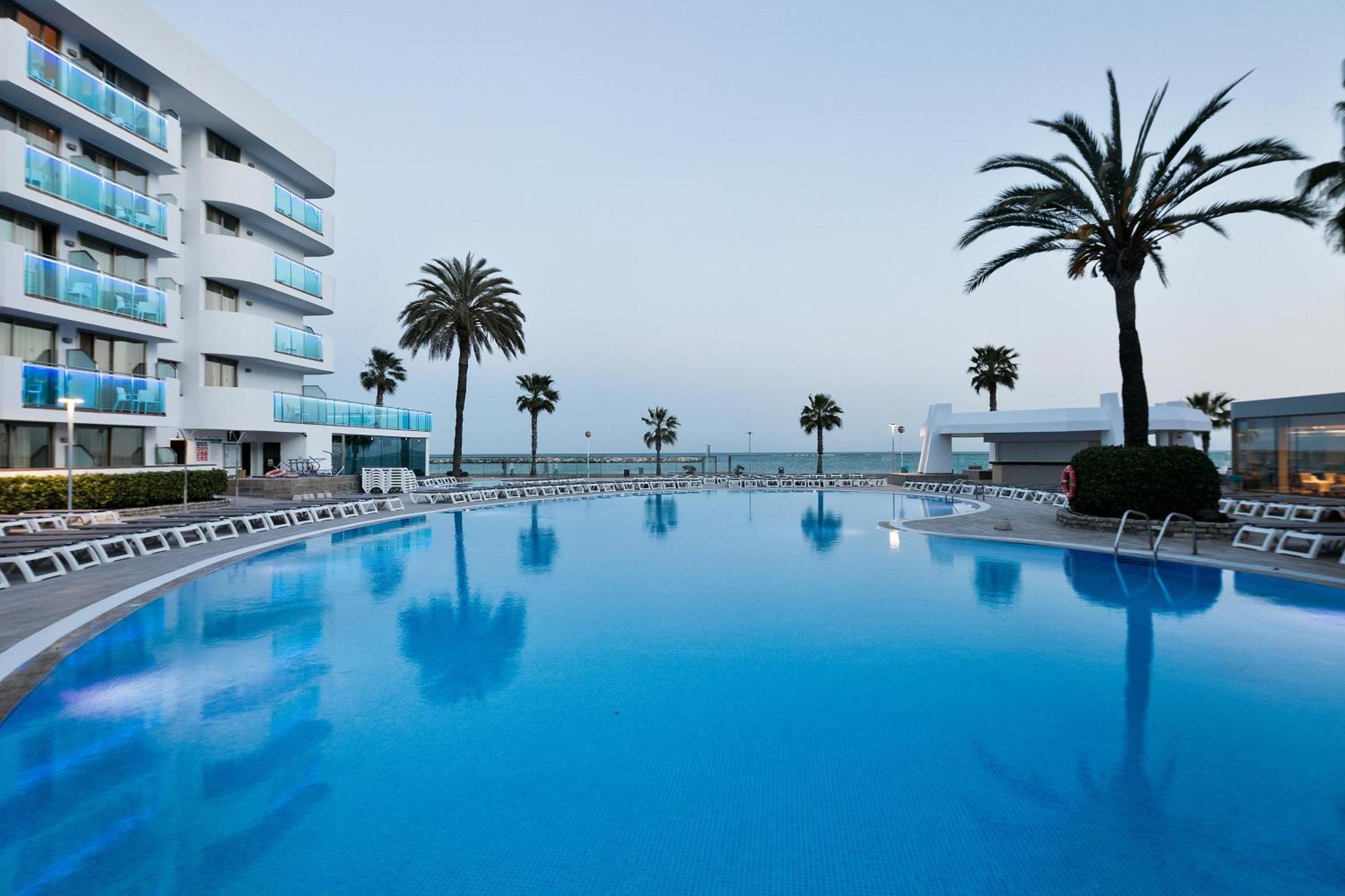 Hotel Best Maritim Кембрилс Екстериор снимка